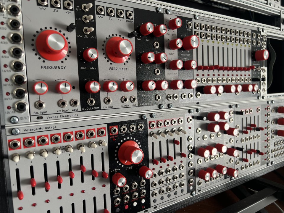 Sistema eurorack Verbos electronics DFAM Xaoc devices de segunda mano · Foto 2 de 10 · Asturias · 6000 €