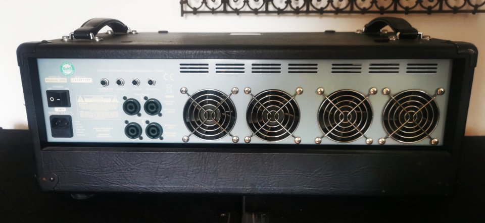 Ashown Klystron 1000 + footswitch + 2 MAG 410 deep + cables speakon de segunda mano · Foto 3 de 7 · Girona · 1200 €