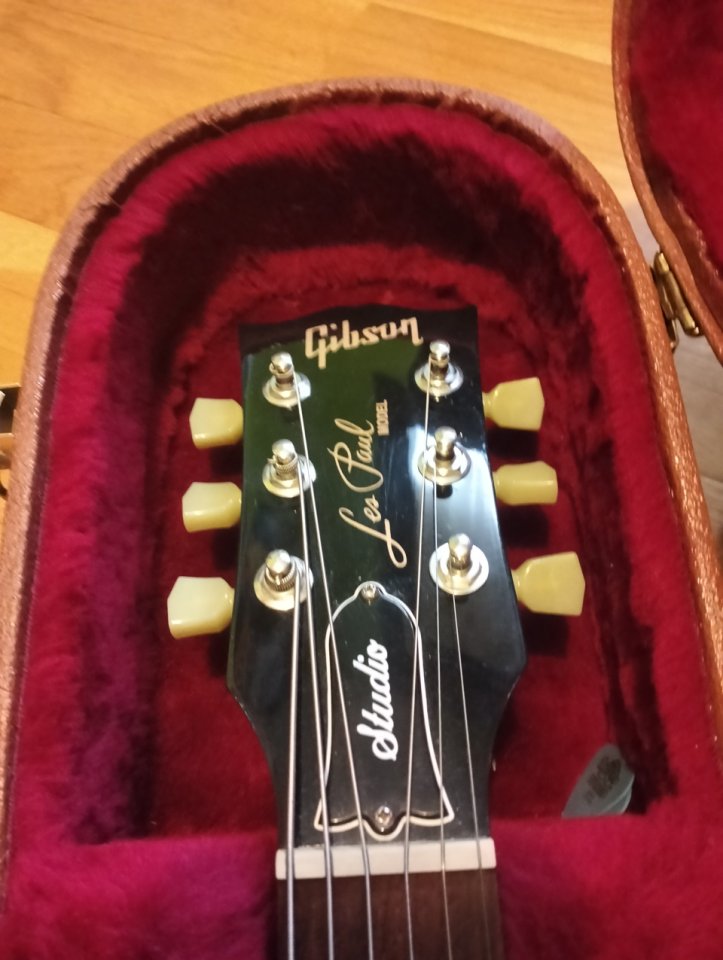 Gibson les paul Studio 2016 de segunda mano · Foto 3 de 9 · Ávila · 900 €