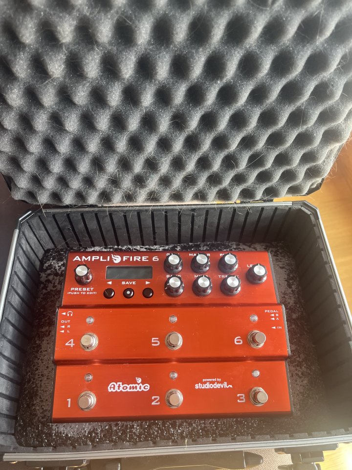 Atomic amplifire 6 de segunda mano · Foto 3 de 3 · Araba · 300 €
