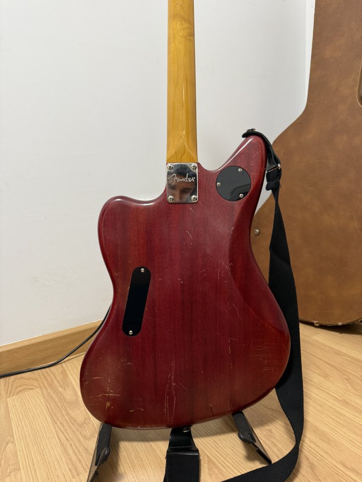 FENDER Jaguar Modern Player (Relic)