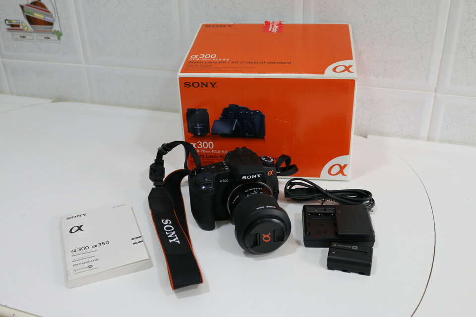 Cámara Réflex DSLR - Sony Alpha A300 objetivo 18 / 55mm