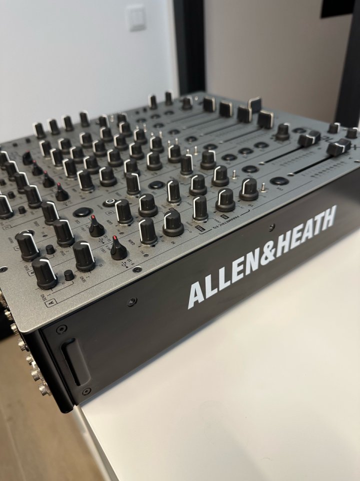 Xone 96 + embalaje original y repuestos