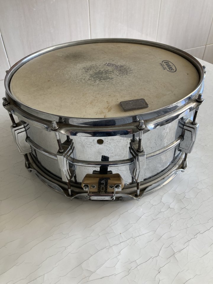 Ludwig Supraphonic Snare Drum 14 x 6,5 de segunda mano · Foto 4 de 5 · Barcelona · 750 €