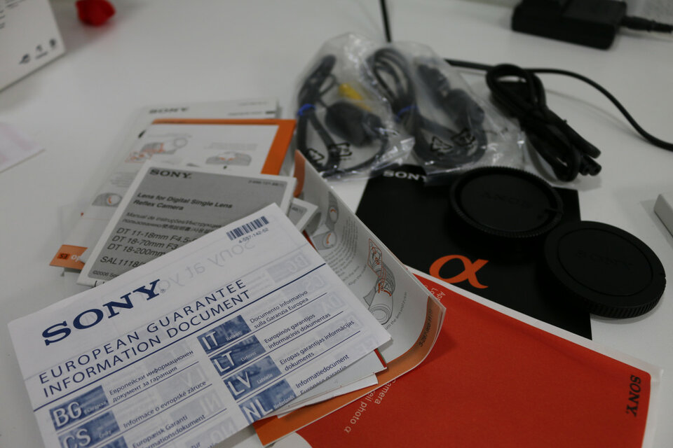 Cámara Réflex DSLR - Sony Alpha A300 objetivo 18 / 55mm