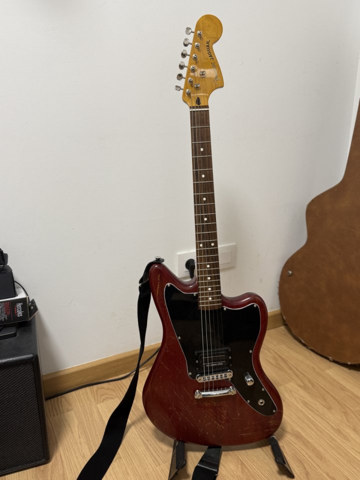 FENDER Jaguar Modern Player (Relic)