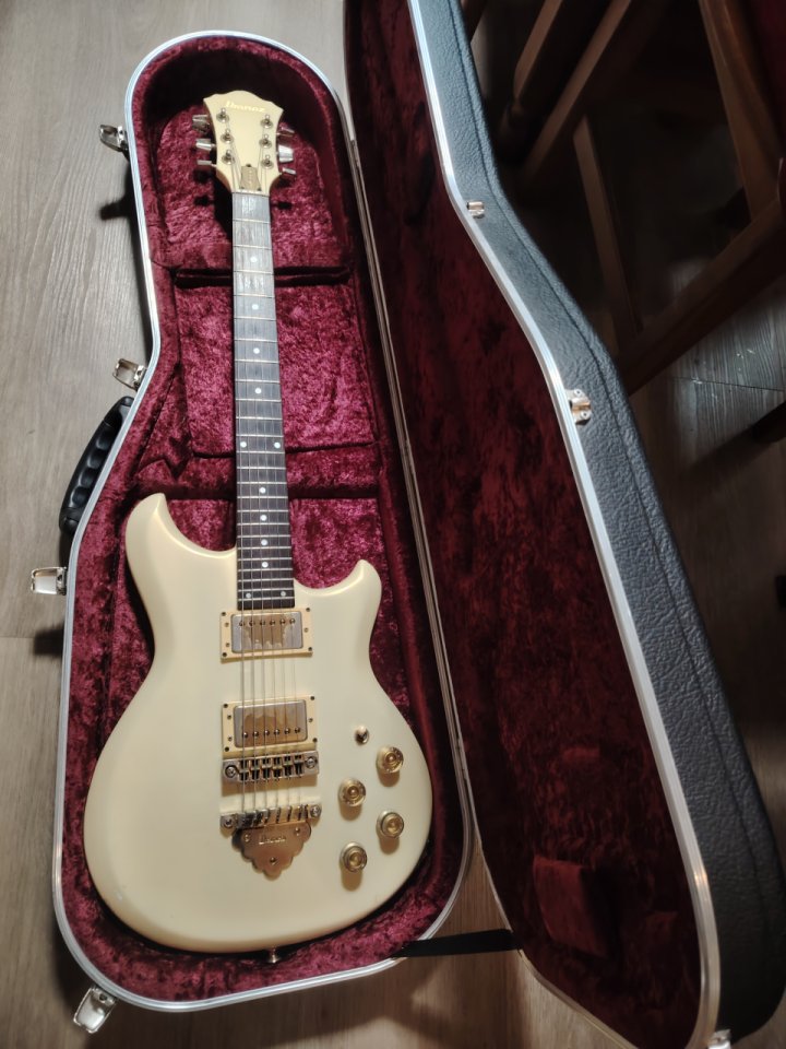 Ibanez Musician MC150 Polar White 1982 de segunda mano · Foto 1 de 10 · Madrid · 1000 €
