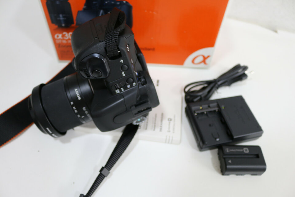 Cámara Réflex DSLR - Sony Alpha A300 objetivo 18 / 55mm