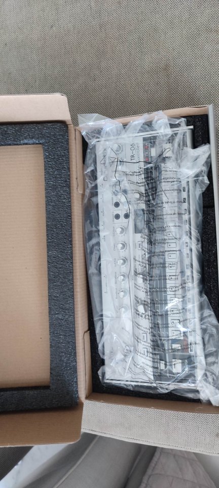 Roland TR-06 - Como nueva - envío incluido