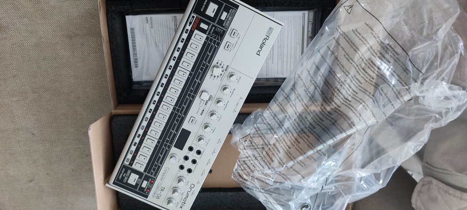 Roland TR-06 - Como nueva - envío incluido