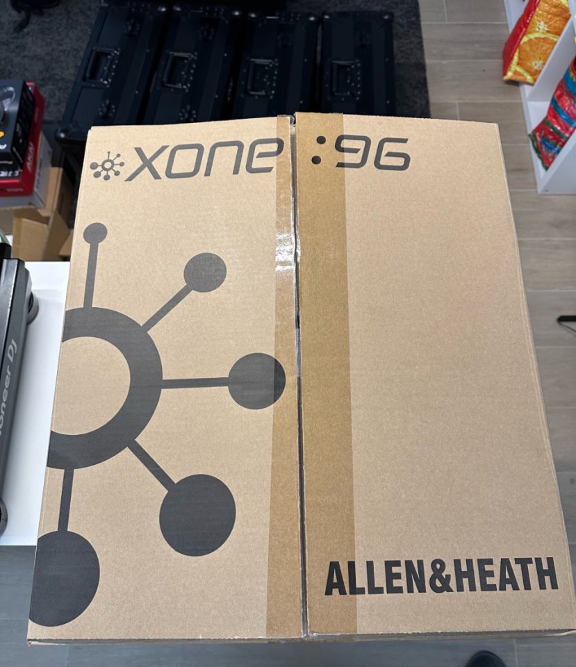 Xone 96 + embalaje original y repuestos