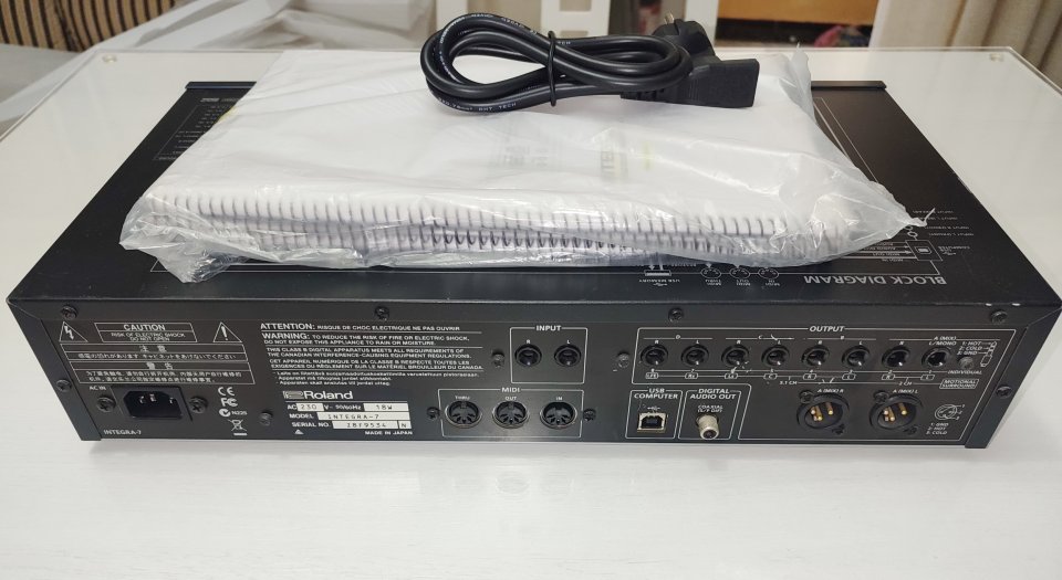 Módulo de sonido ROLAND INTEGRA-7 de segunda mano · Foto 2 de 5 · Cádiz · 750 €