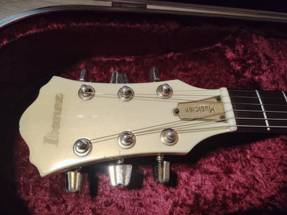 Ibanez Musician MC150 Polar White 1982 de segunda mano · Foto 4 de 10 · Madrid · 1000 €