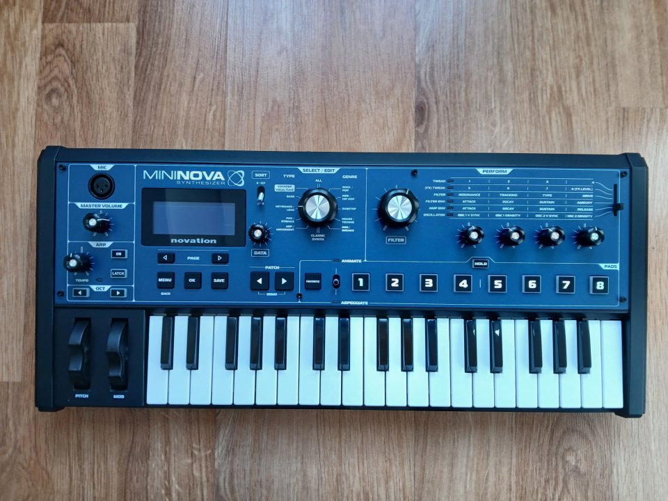 Novation Mininova