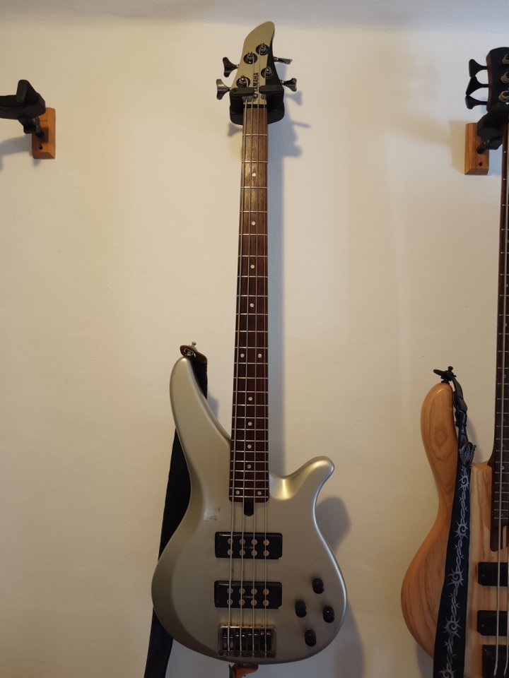 Bajo Yamaha RBX 374 de segunda mano · Foto 1 de 4 · Barcelona · 250 €
