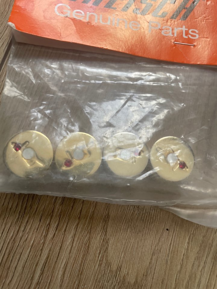 Gretsch Genuine Parts Knob “G” Jewel Gold (4) de segunda mano · Foto 3 de 3 · Granada · 40 €