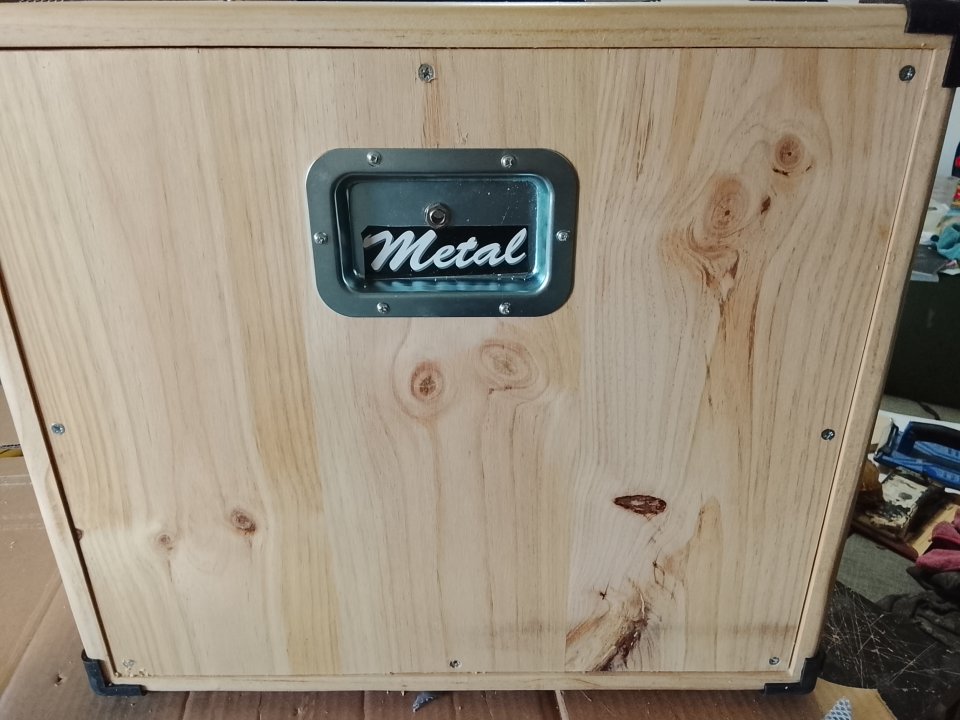 Pantalla 1x12 en madera de Abeto Finlandés 18mm de segunda mano · Foto 5 de 10 · Cáceres · 110 €
