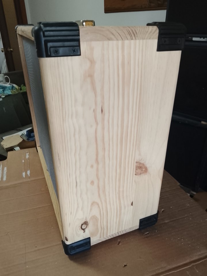 Pantalla 1x12 en madera de Abeto Finlandés 18mm de segunda mano · Foto 7 de 10 · Cáceres · 110 €