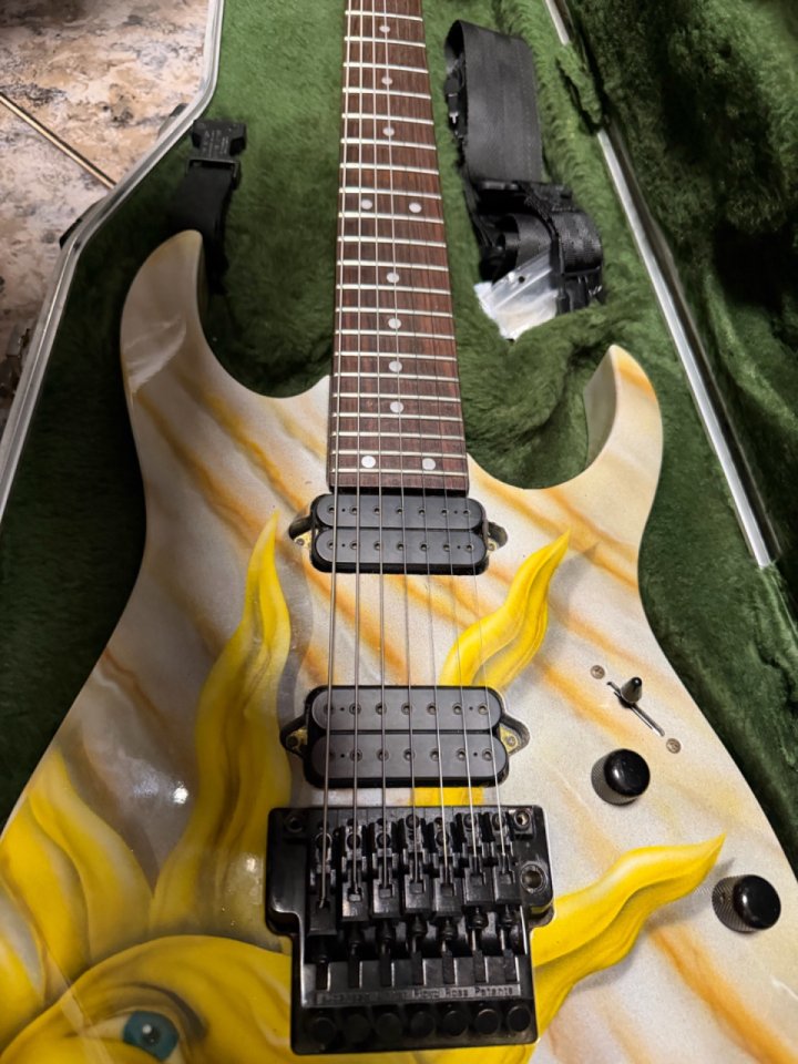 Ibanez RG 7 cuerdas Japo custom paint