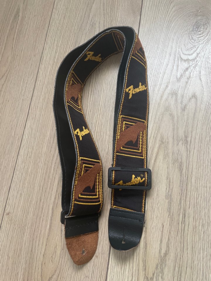 Correa Fender USA de segunda mano · Foto 1 de 2 · Granada · 10 €