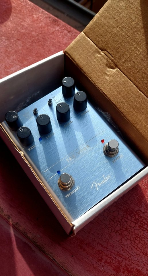 Fender Tre-Verb Tremolo & Reverb (ENVIO INCLUIDO) de segunda mano · Foto 1 de 3 · Asturias · 140 €