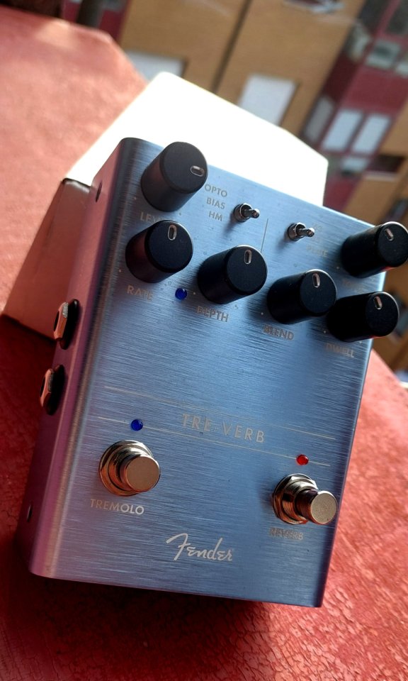 Fender Tre-Verb Tremolo & Reverb (ENVIO INCLUIDO) de segunda mano · Foto 3 de 3 · Asturias · 140 €