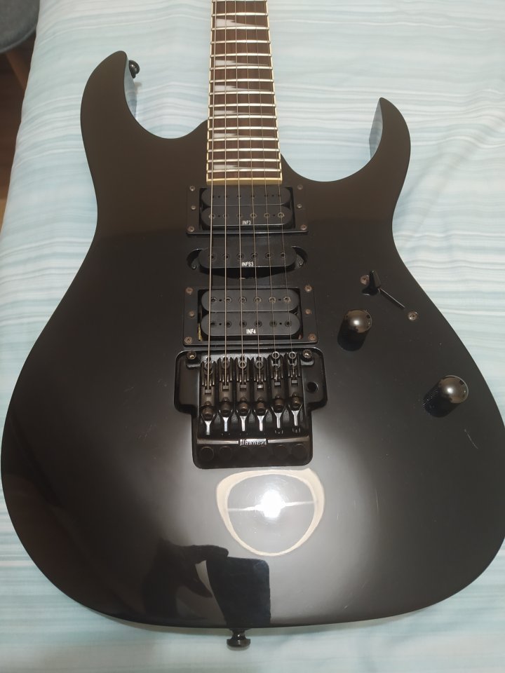 Ibanez RG 370 DX de segunda mano · Foto 1 de 8 · Madrid · 200 €