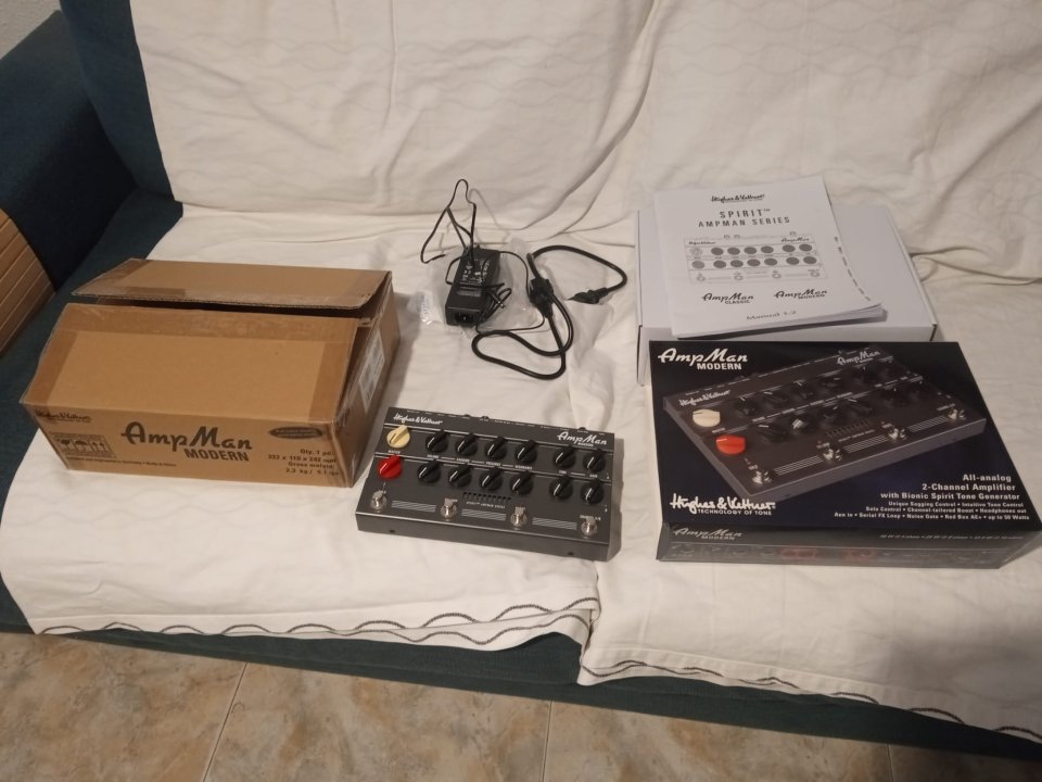Pedal Amplificador Hughes & Kettner Spirit AmpMan Modern Nuevo de segunda mano · Foto 1 de 7 · Madrid · 110 €