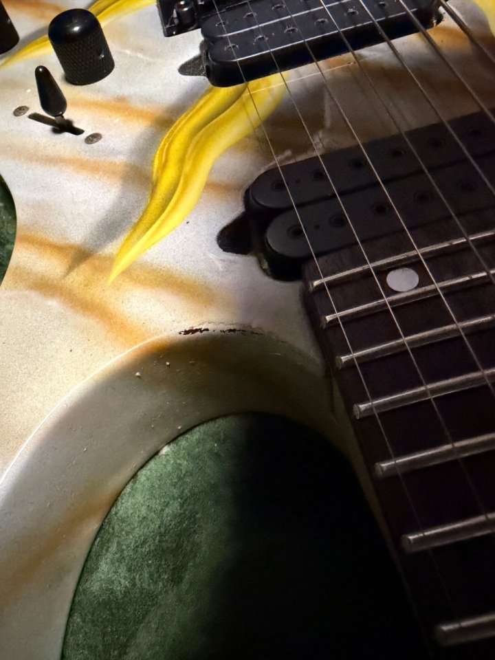 Ibanez RG 7 cuerdas Japo custom paint