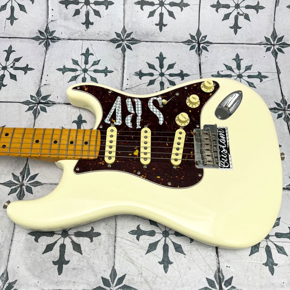 Fender American Professional II Stratocaster Olympic White diapasón de arce de segunda mano · Cádiz · 780 €