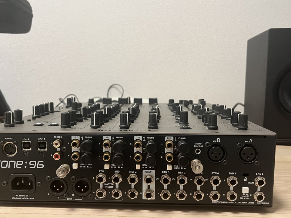 Allen & Heath Xone 96 de segunda mano · Foto 2 de 3 · Murcia · 1350 €