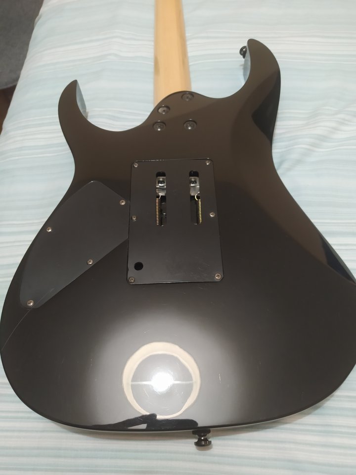 Ibanez RG 370 DX de segunda mano · Foto 2 de 8 · Madrid · 200 €