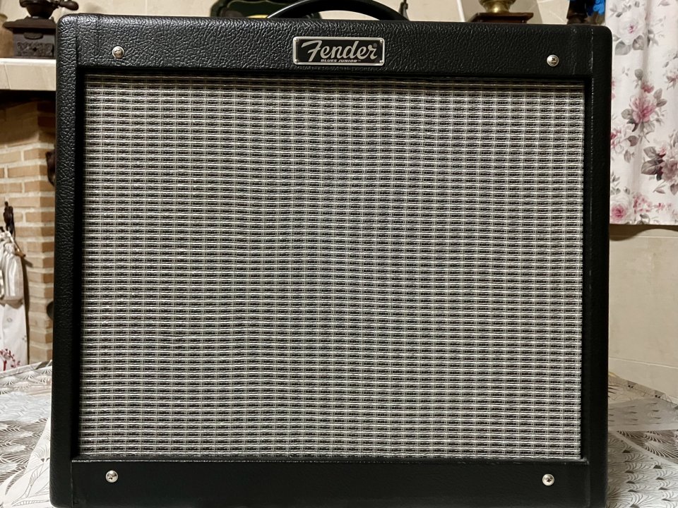 O Cambio FENDER BLUES JUNIOR III