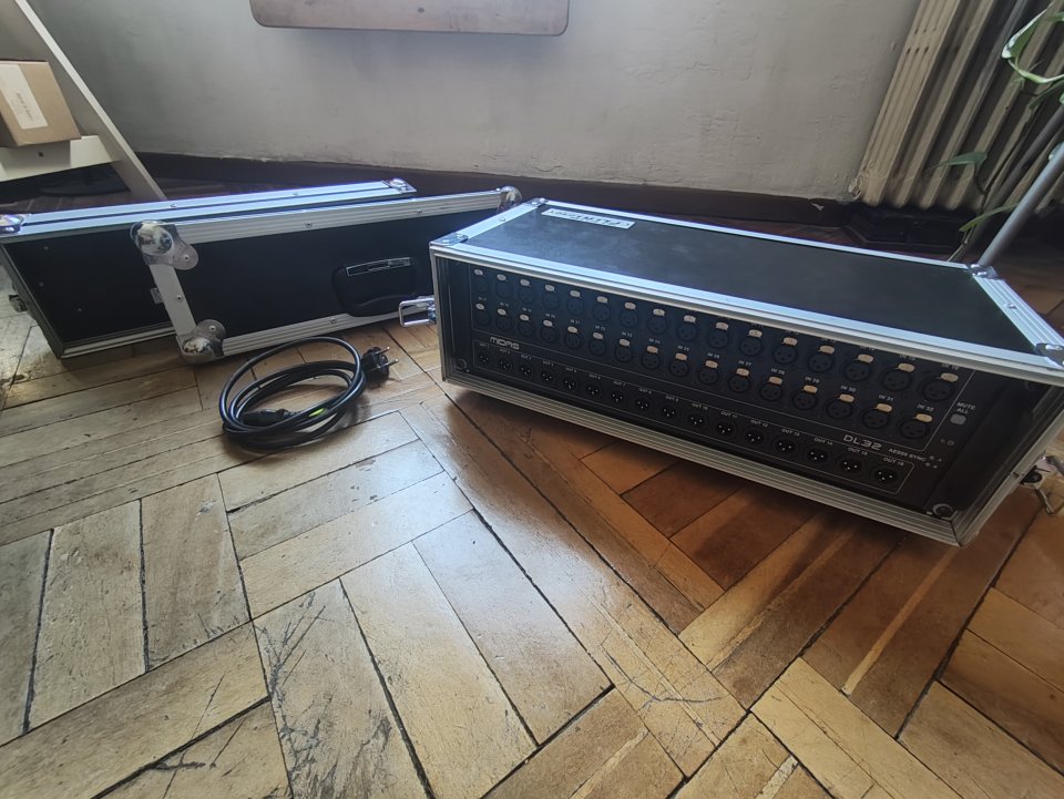 MIDAS DL32 + FLIGHT CASE de segunda mano · Foto 1 de 6 · Madrid · 1100 €