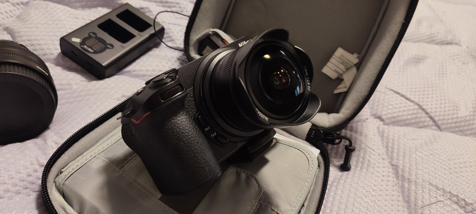 Cámara Nikon Z30 + Lente 16-50mm + Gran Angular