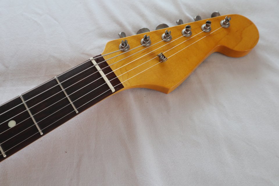 MJT/allparts stratocaster dakota red