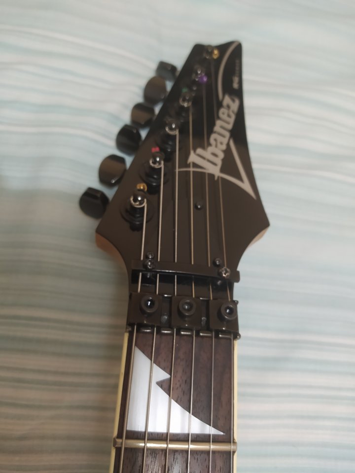 Ibanez RG 370 DX de segunda mano · Foto 7 de 8 · Madrid · 200 €