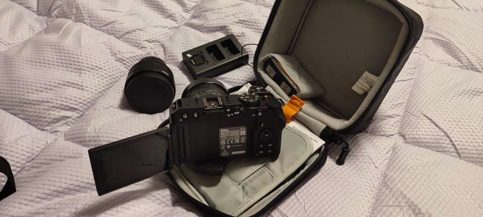 Cámara Nikon Z30 + Lente 16-50mm + Gran Angular