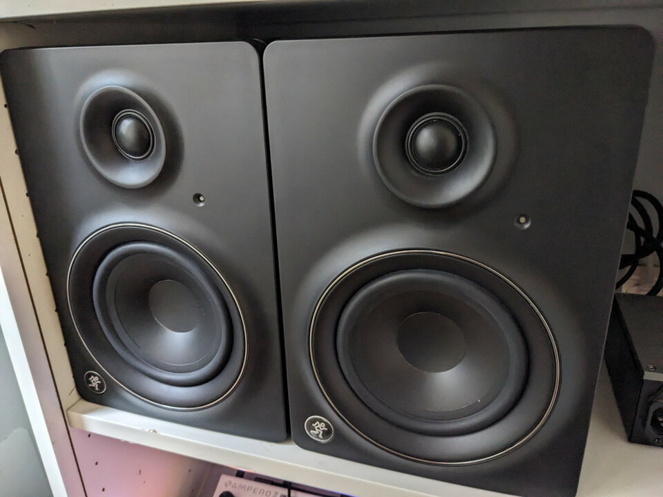 Monitores Mackie MR5 mk2