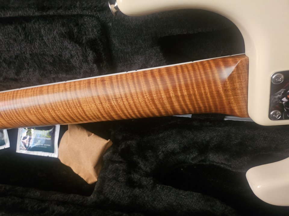 Music man stingray 5 cuerdas especial de segunda mano · Foto 3 de 9 · Madrid · 2700 €