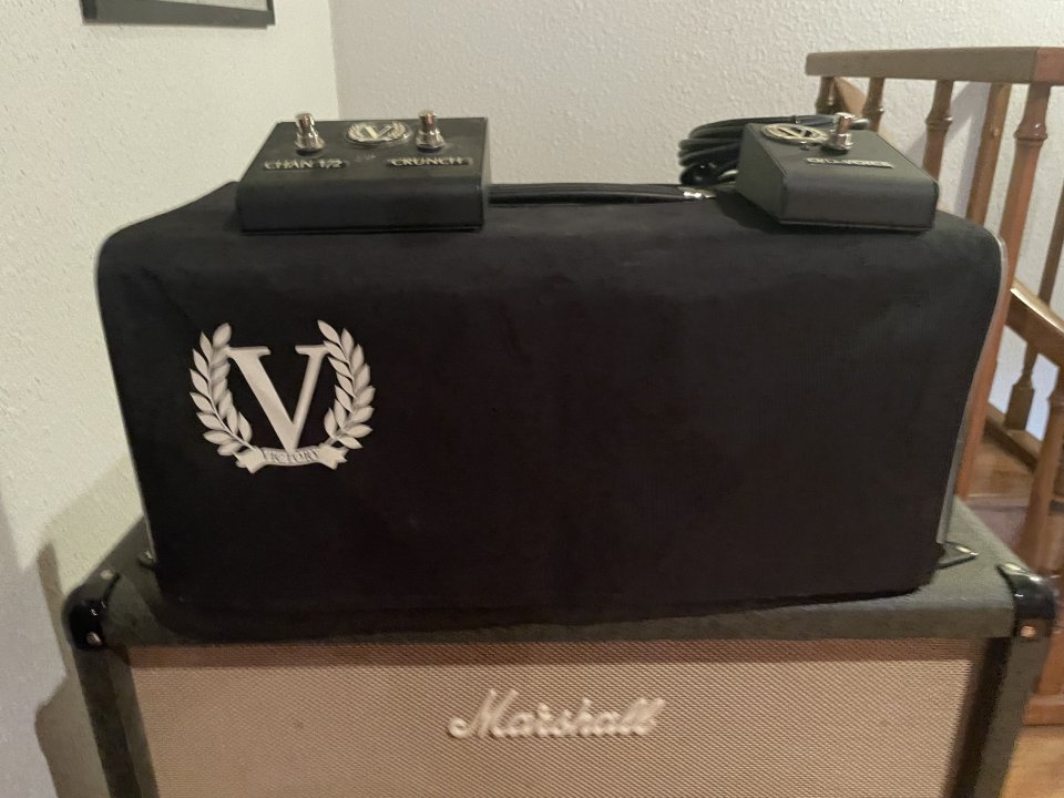 VICTORY V130 SUPER COUNTESS + PANTALLA MARSHALL 2x12