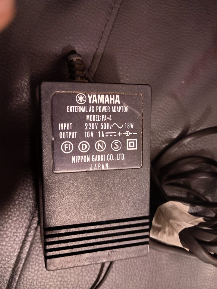 Yamaha EMR-1 de segunda mano · Foto 5 de 5 · Málaga · 100 €