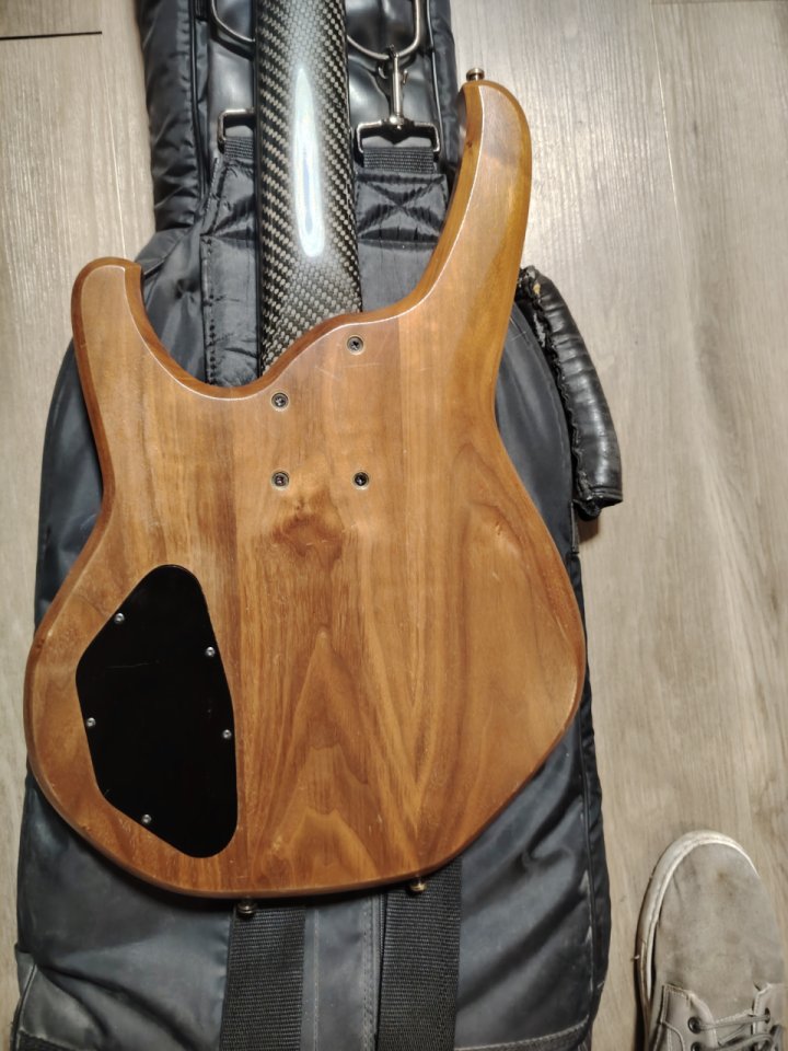 Status Energy 5 Graphite Neck de segunda mano · Foto 4 de 7 · Madrid · 1000 €