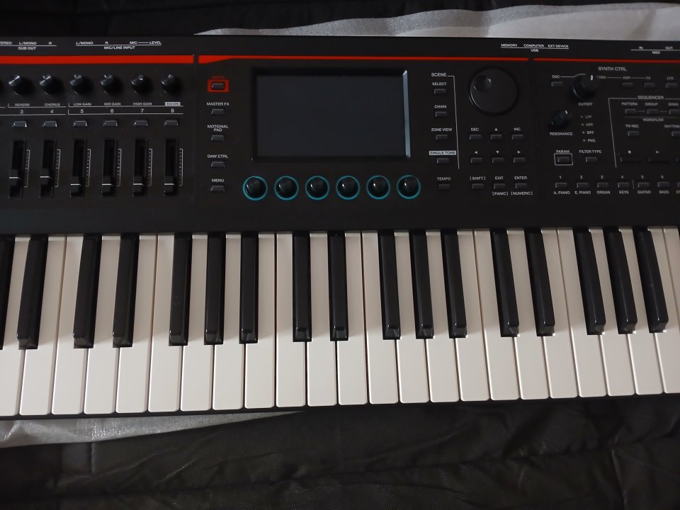 ROLAND FANTOM 07 de segunda mano · Foto 3 de 5 · Madrid · 950 €