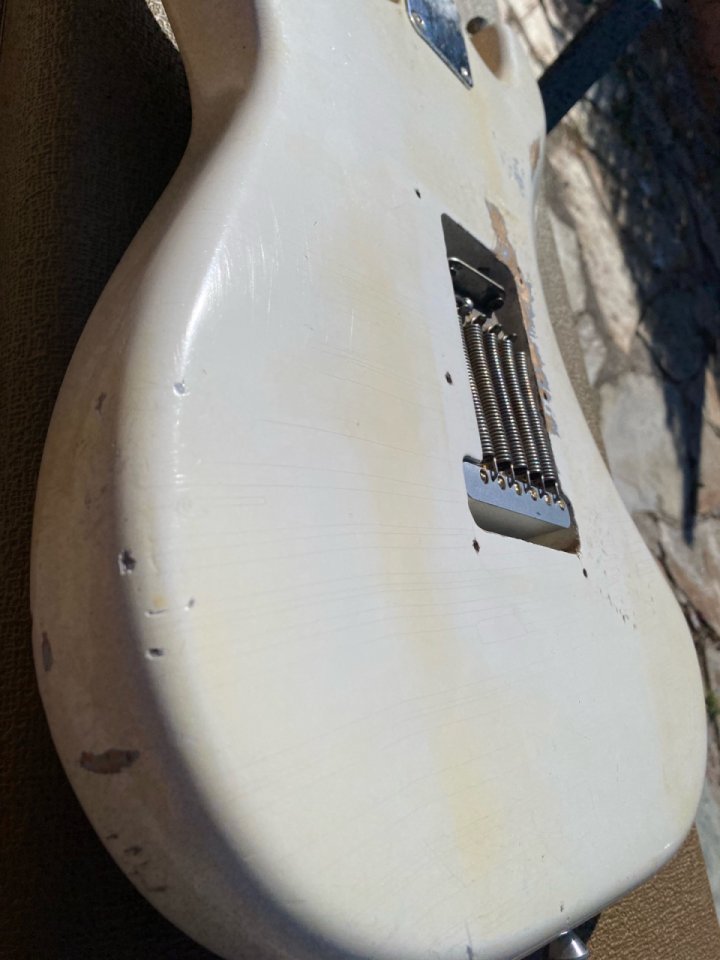 PreCBS Stratocaster electronica moderna de segunda mano · Foto 5 de 10 · Barcelona · 6500 €