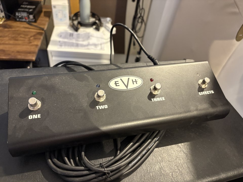 EVH 5150 III 50W Stealth de segunda mano · Foto 3 de 3 · Madrid · 750 €