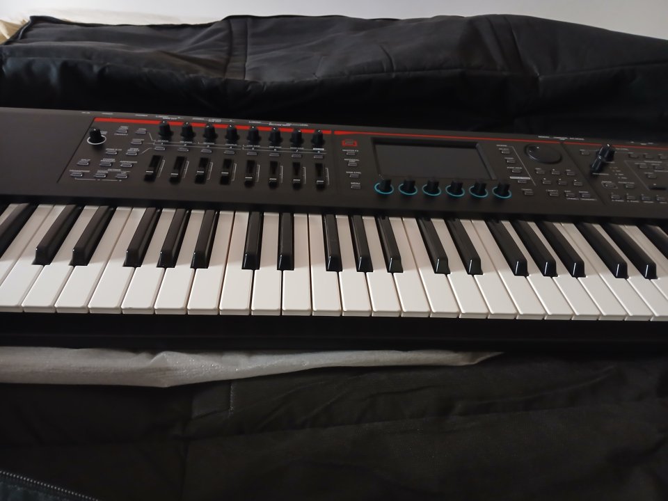 ROLAND FANTOM 07 de segunda mano · Foto 5 de 5 · Madrid · 950 €
