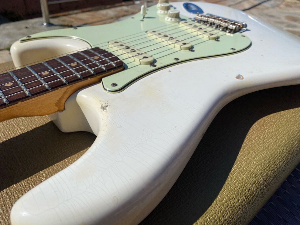 PreCBS Stratocaster electronica moderna de segunda mano · Foto 9 de 10 · Barcelona · 6500 €