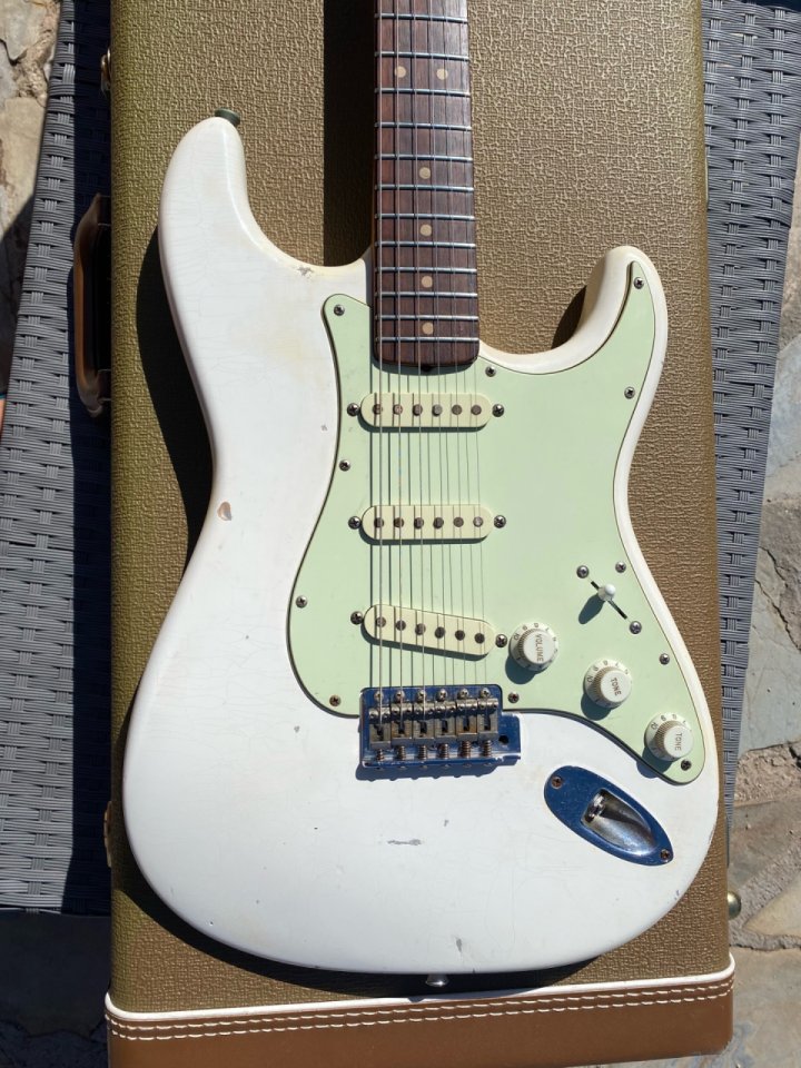 PreCBS Stratocaster electronica moderna de segunda mano · Foto 10 de 10 · Barcelona · 6500 €