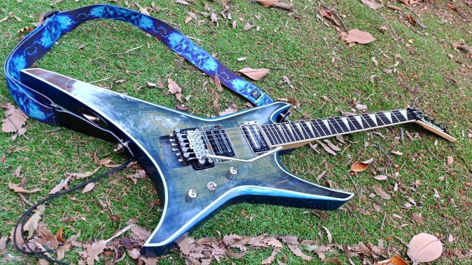 Jackson Warrior JS32 Personalizado de segunda mano · Foto 3 de 10 · Barcelona · 300 €